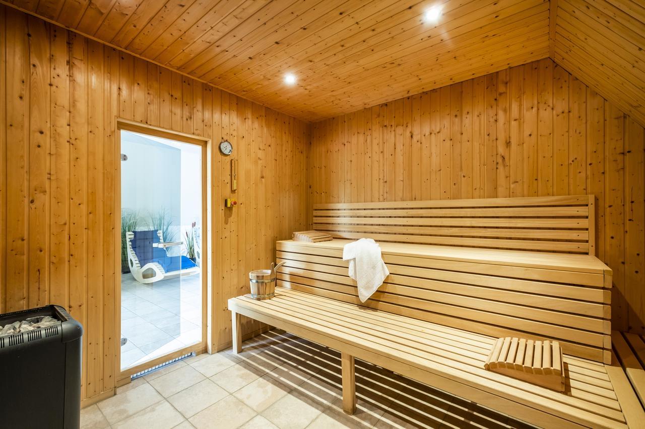 Hotel, Restaurant, Cafe Pharisaeerhof - Nordseeurlaub Mit Hund Nordstrand Esterno foto