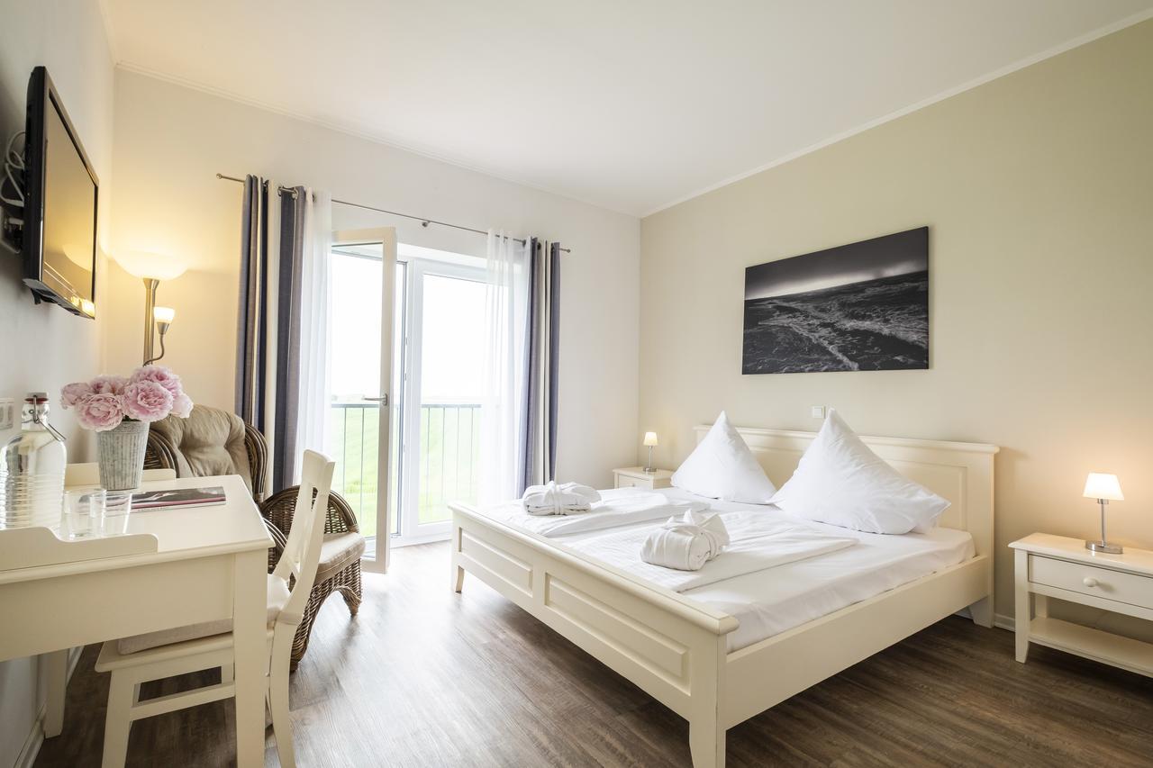 Hotel, Restaurant, Cafe Pharisaeerhof - Nordseeurlaub Mit Hund Nordstrand Esterno foto